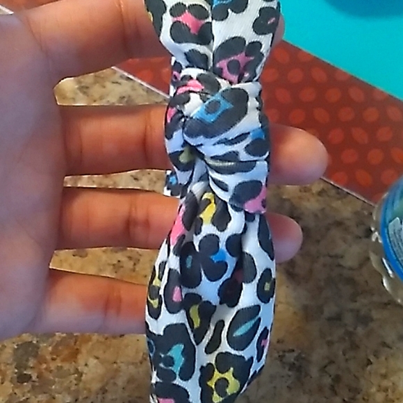 Headband - Picture 2 of 3